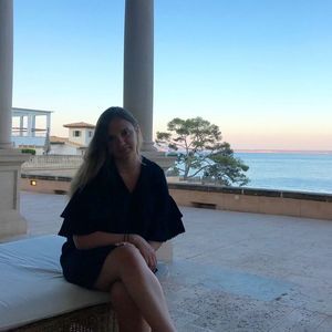 Meet your Posher, Victoria